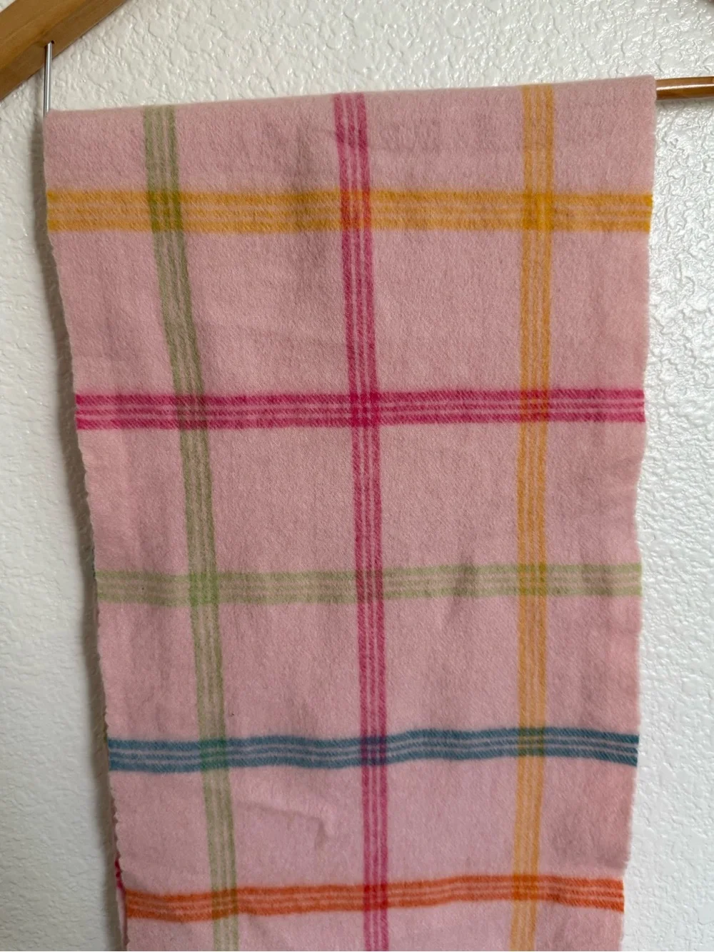 Amicable Pink Cashmere Plaid Scarf
